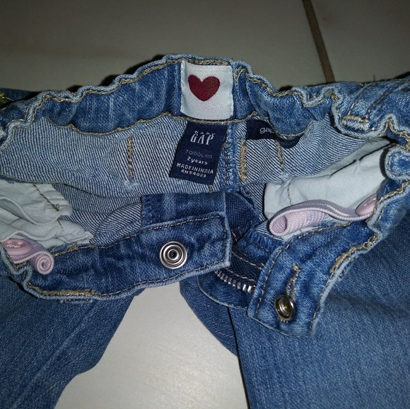 Adorable Gap Jeans with Floral embroidery! - Picture 5 of 8